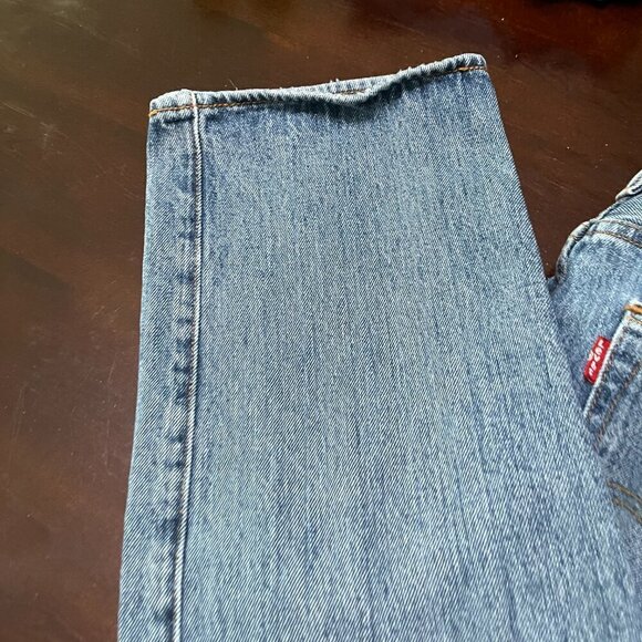 Levi's Jeans Men's Size 33x30 Medium Wash Blue 501 Button Fly Factory Distressed - Picture 2 of 8